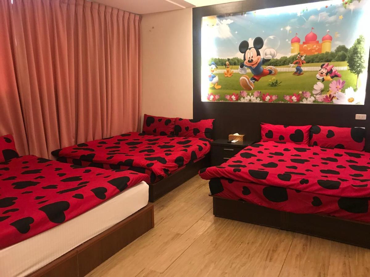 Mickey House-Fuxing Apartment Taichung Exterior photo