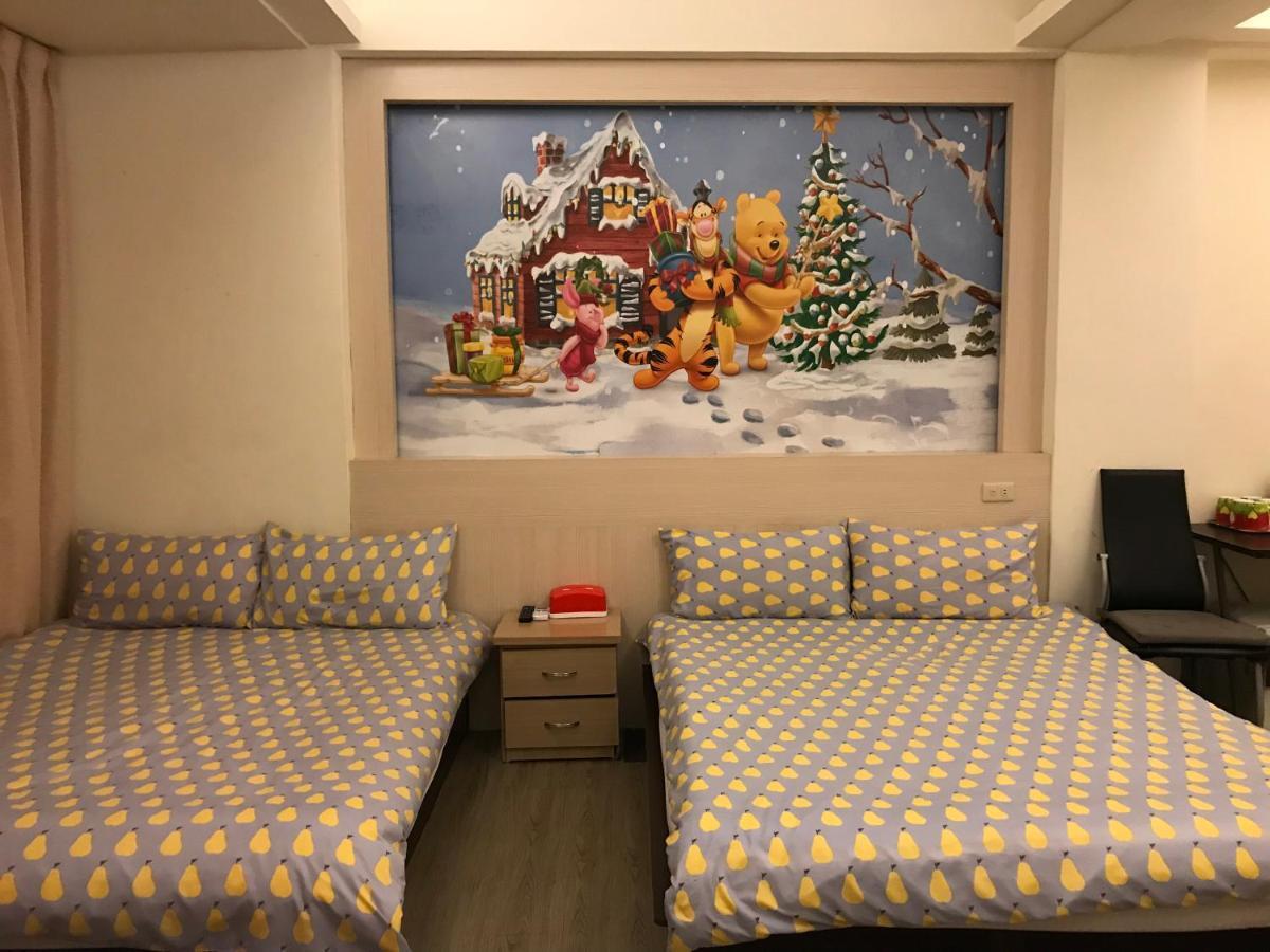 Mickey House-Fuxing Apartment Taichung Exterior photo