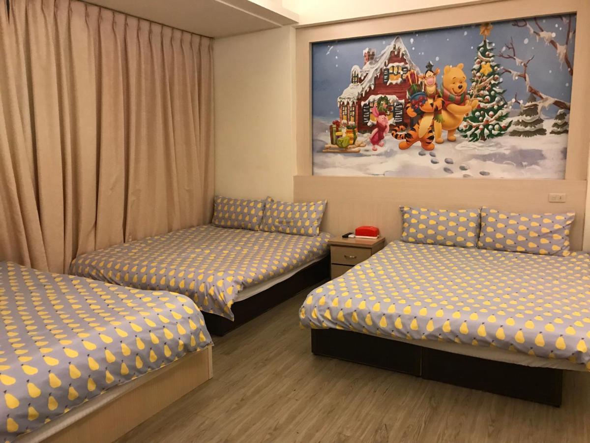 Mickey House-Fuxing Apartment Taichung Exterior photo